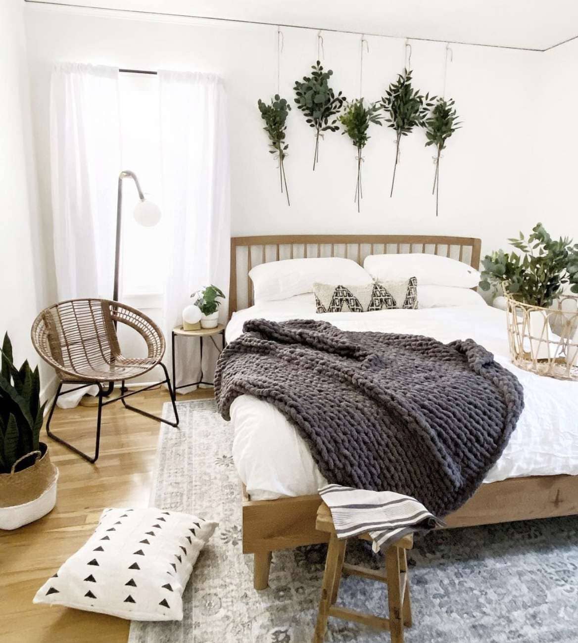 Layered Textures: Incorporating Textiles for a Boho Bedroom Vibe